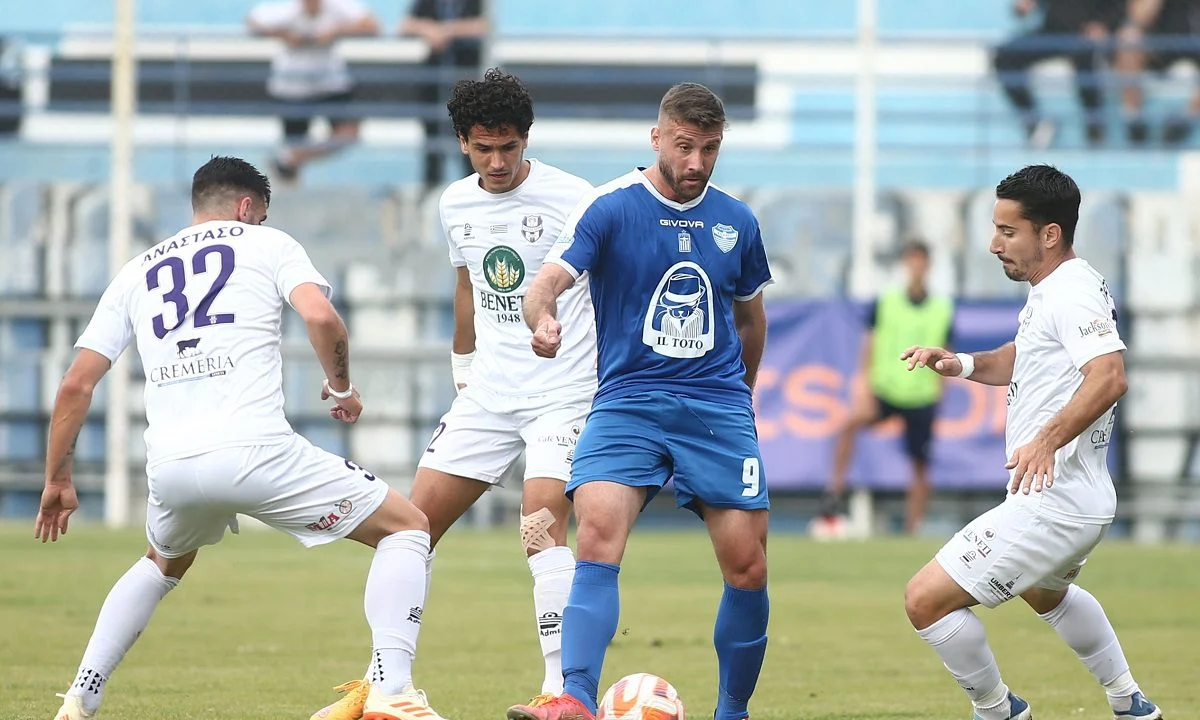 Super League 2: Αιγάλεω και Απόλλων Σμύρνης έμειναν στην ισοπαλία, με τους γηπεδούχους να βρίσκονται πέντε βαθμούς πάνω από τη σωτηρία.