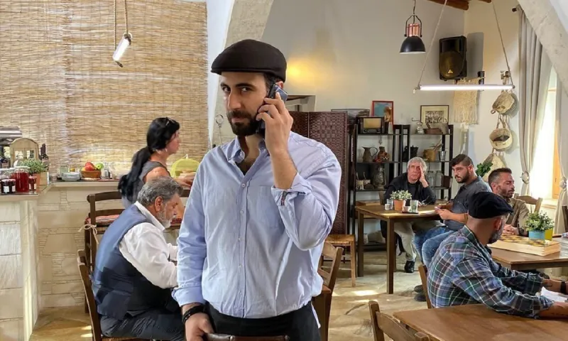 Η γη της ελιάς επόμενα επεισόδια: Ο Πότης αποκτά ψεύτικη σύντροφο για να ζηλέψει η Άννα