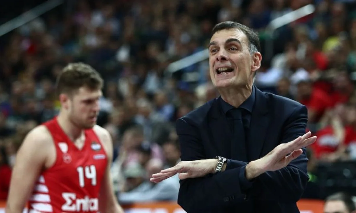 Ολυμπιακός: Πως κατάφερε ο Μπαρτζώκας να γυρίσει την κατάσταση μετά το ημίχρονο για τους Πειραιώτες