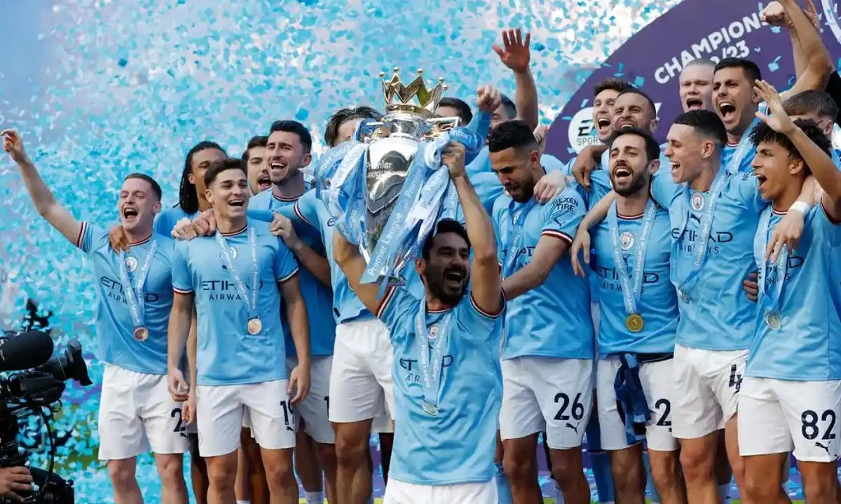 Σήκωσε την κούπα της Premier League η Μάντσεστερ Σίτι