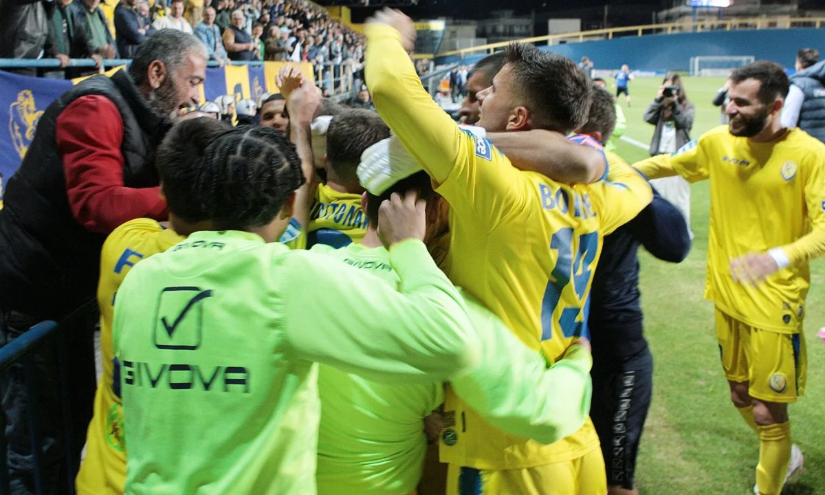 Super League νέα (30/5): Αυτό τον προπονητή θέλει ο Παναιτωλικός - Ανανεώνει ο Κοσέλεφ και μεταγραφή ο ΟΦΗ