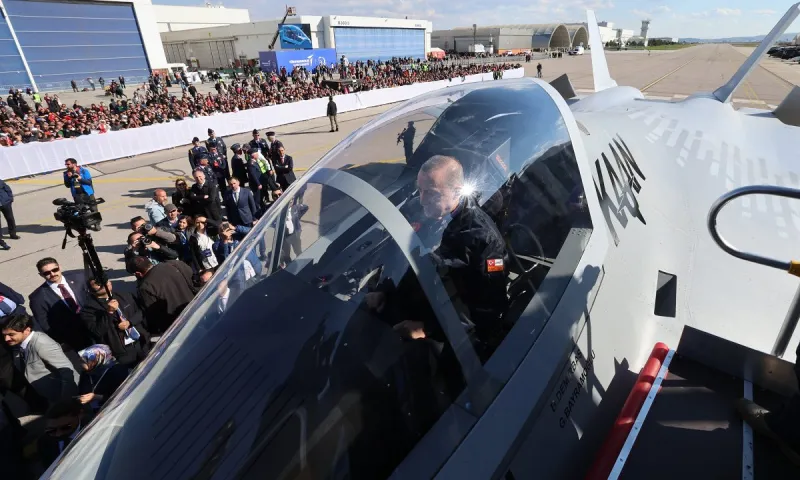 Τουρκικό μαχητικό ΚΑΑΝ: Η... πρόχειρη λύση για την Τουρκία αν δεν πάρει τελικά τα F-16 Viper από τις ΗΠΑ