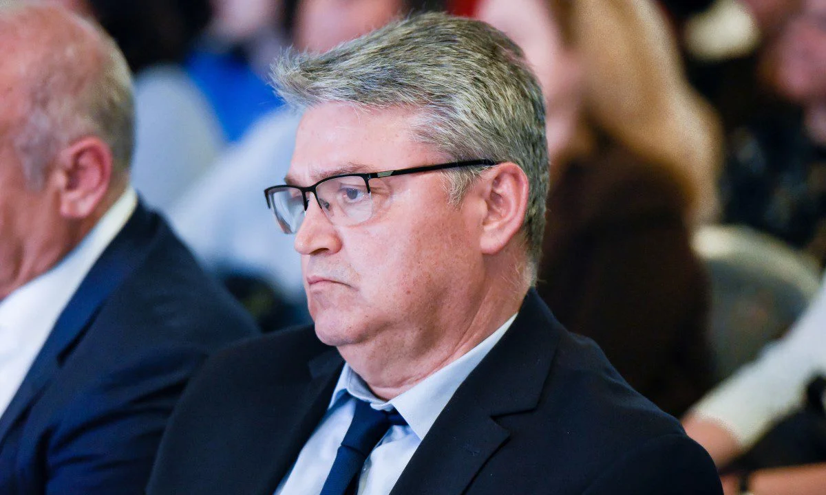 Κόμμα ΝΙΚΗ: Ο Δημήτρης Νατσιός με ανάρτησή του στο Twitter έχει μια εύλογη απορία για τη συζήτηση που δεν γίνεται προεκλογικά.