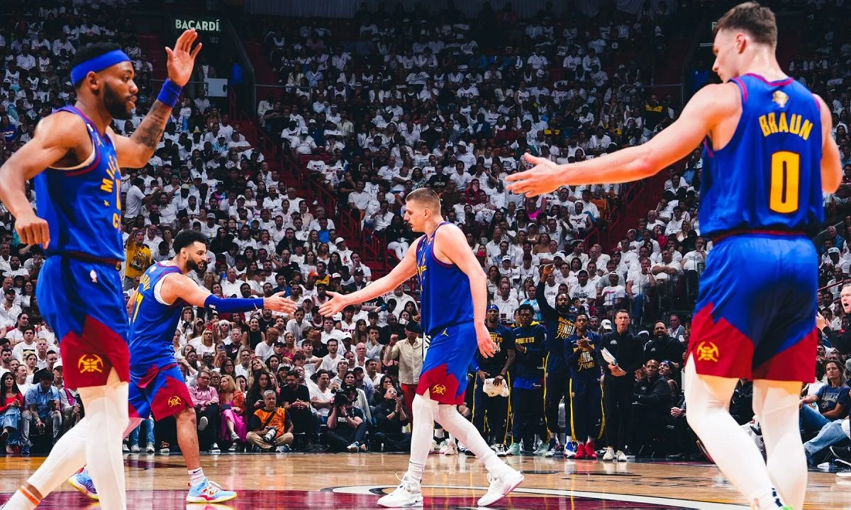Χιτ - Νάγκετς 94-109: Γιόκιτς και Μάρεϊ σημείωσαν πάνω από 30 πόντους έκαστος κι έτσι το Ντένβερ έκανε το 2-1 στη σειρά των τελικών του NBA.