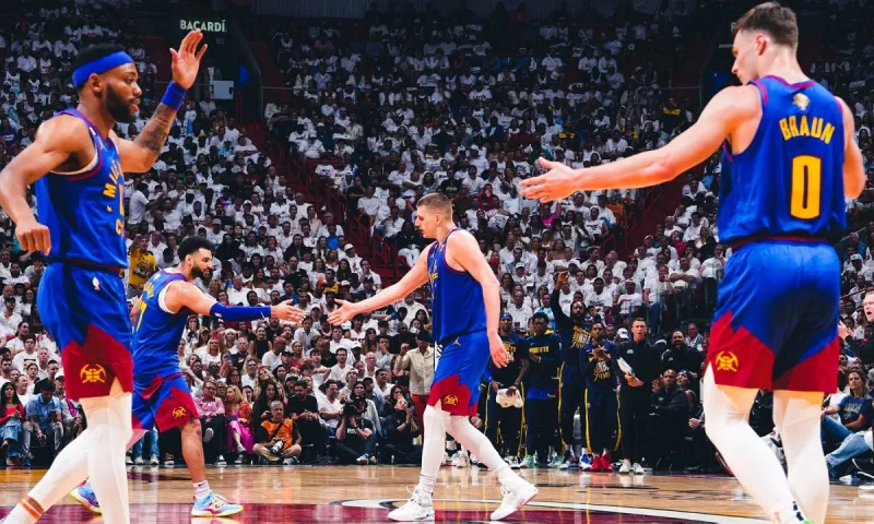 Χιτ - Νάγκετς 94-109: Στο break το Ντένβερ απάντησε με break! - Έγραψαν ιστορία Γιόκιτς - Μάρεϊ (vids)