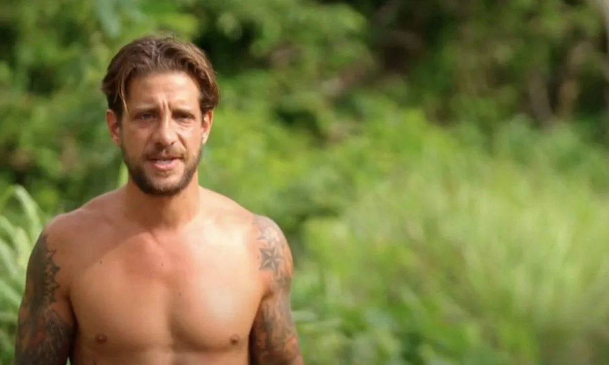 Survivor All Star spoiler 13/6: Εκνευρισμένος με τη μουρμούρα του Νίκου Μπάρτζη εμφανίζεται ο Ηλίας Μπόγδανος.