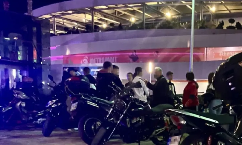 Σπίτι του και καλά στην υγεία του ο νεαρός που ξυλοκοπήθηκε έξω από το Athens Metro Mall!