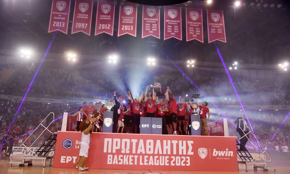 Για τις αλλαγές που προτίθεται να πραγματοποιήσει η ΚΑΕ Ολυμπιακός στο ΣΕΦ, μίλησε στον «bwinΣΠΟΡ FM 94.6» ο Νίκος Ζέρβας.