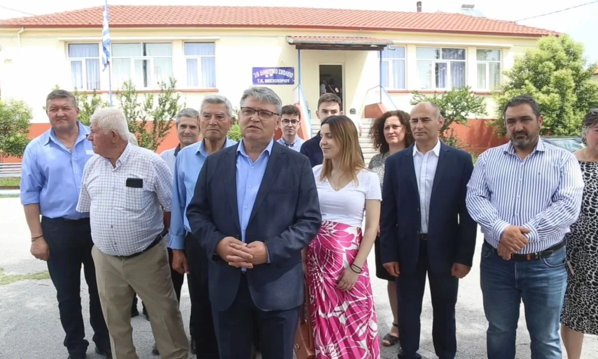 Κυριολεκτικά με το 1,5 πόδι εντός Βουλής είναι το Κόμμα ΝΙΚΗ. Πόσες έδρες θα πάρει σε περίπτωση που επιβεβαιωθεί το αποτέλεσμα.