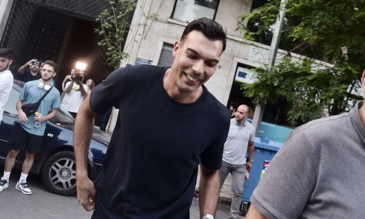 Κώστας Σλούκας και Ολυμπιακός δεν πήραν την τελική τους απόφαση και συμφώνησαν στο να τα πουν ξανά. Όλα ανοικτά για το μέλλον του.