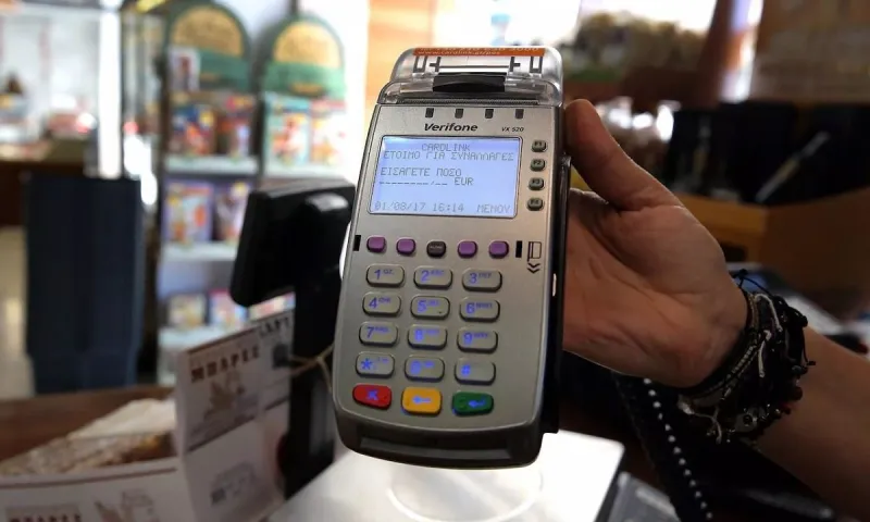 Αλλάζουν τα πάντα - Υποχρεωτικά τα POS σε delivery, ταξί και όσους δουλεύουν με μετρητά!