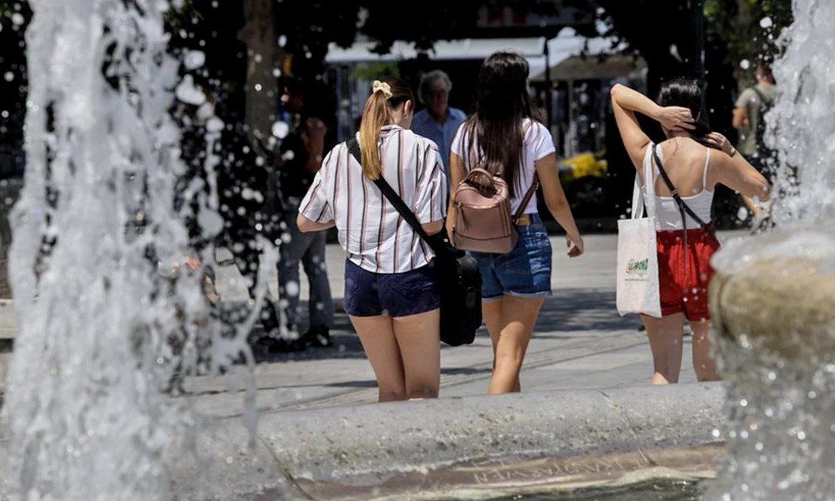 Καύσωνας Κλέων: Ποιες περιοχές θα έχουν 40αρια σήμερα - Έκτακτα μέτρα σε δημόσιο και ιδιωτικό τομέα