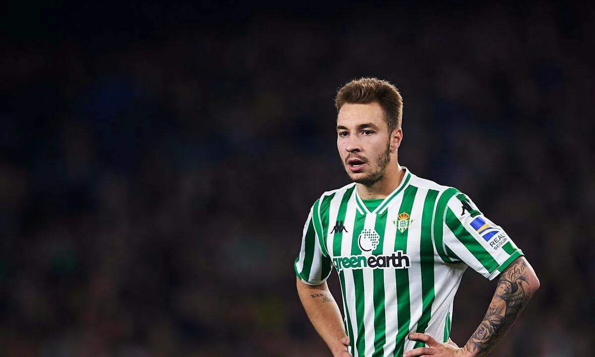 Ο Λορέν Μορόν υπογράφει διετές συμβόλαιο και γίνεται το 13ο απόκτημα. Υπό ποιες προϋποθέσεις, ο Άρης θα πάρει κι άλλο σέντερ φορ.