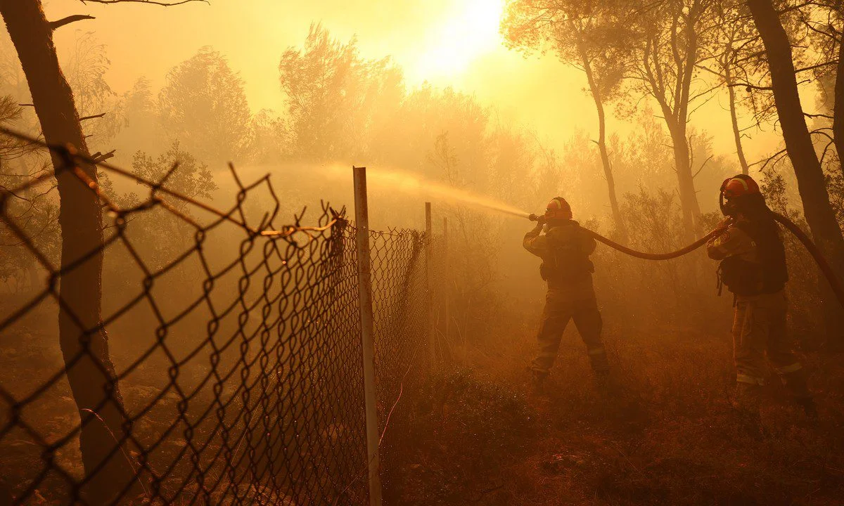 Φωτιά: Σε «κόκκινο συναγερμό» η μισή Ελλάδα για την Κυριακή - Ποιες περιοχές κινδυνεύουν