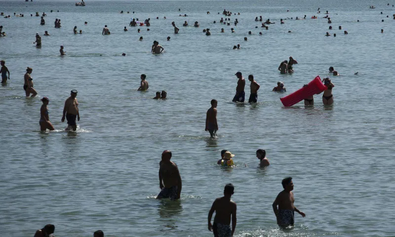 Καιρός: Η πρόγνωση της ΕΜΥ για την 25η Ιουλίου - Μέχρι 44 βαθμούς και 7 μποφόρ