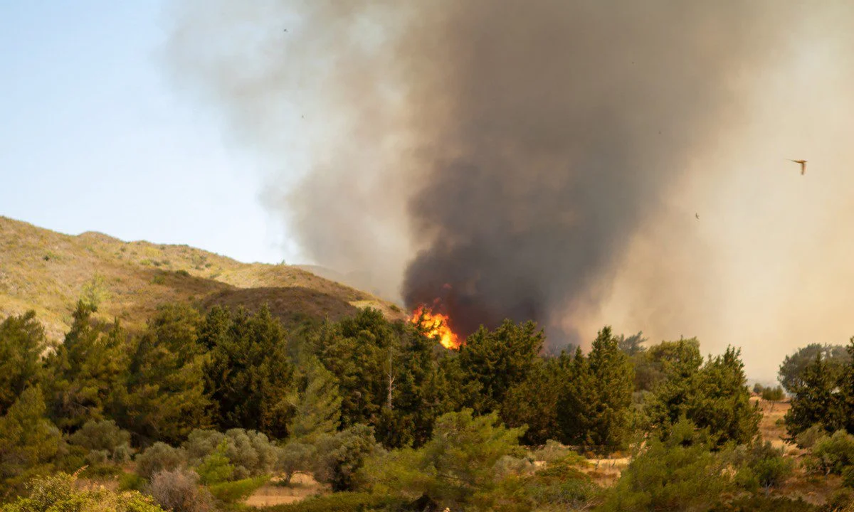 Φωτιά: Ακραίος κίνδυνος πυρκαγιάς και την Τετάρτη - Ποιες περιοχές βρίσκονται σε συναγερμό