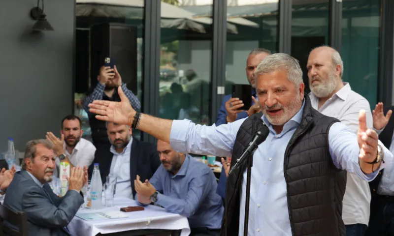 Πρόκληση Πατούλη – Αύξησε κατά 2 εκατ. ευρώ τα έξοδα για shows και events εν μέσω Πυρκαγιών – Τι άλλο αποκάλυψε ο Γιάννης Σγουρός