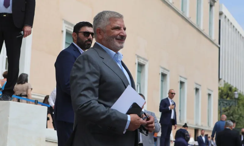 Η γη της ελιάς: Τέλος από τη σειρά για να κατέβει με τον Πατούλη;