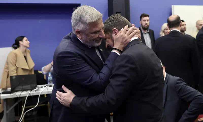 Περιφέρεια Αττικής: Έτοιμος ο Χαρδαλιάς αν αρνηθεί ο Παπανικολάου να είναι ο διάδοχος του Πατούλη