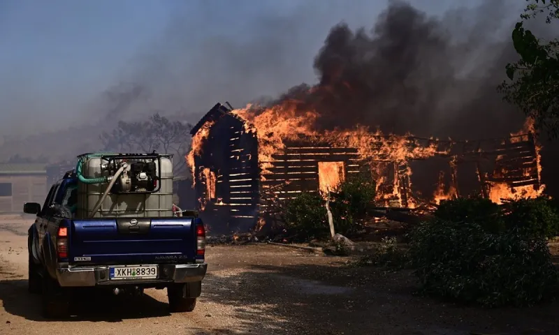 Κράτος για γέλια και για κλάματα: Δημοτικές υδροφόρες που πήγαιναν να βοηθήσουν σε πυρκαγιές, πλήρωσαν κανονικά διόδια!