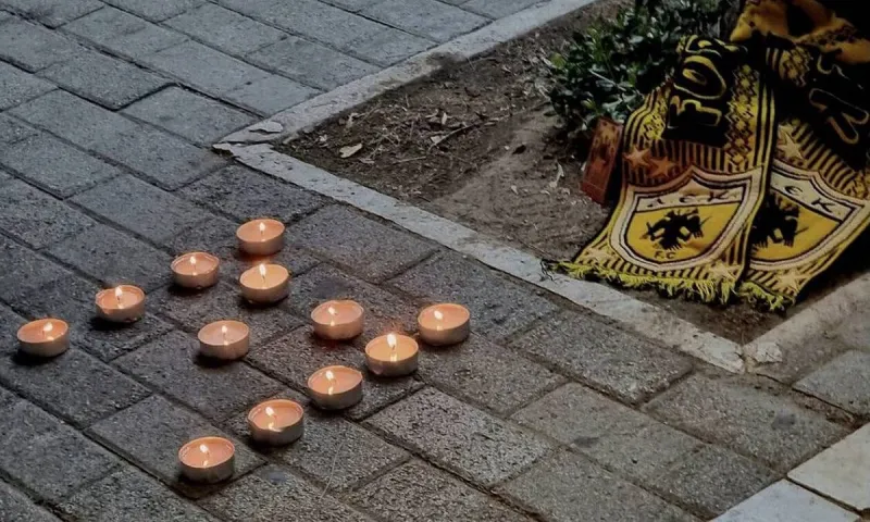 Ανατριχιάζει το μήνυμα του Super 3 για τον αδικοχαμένο οπαδό της ΑΕΚ: «Παγωμένο κορμί απέναντι στη μάνα και τον πατέρα ΠΟΤΕ»