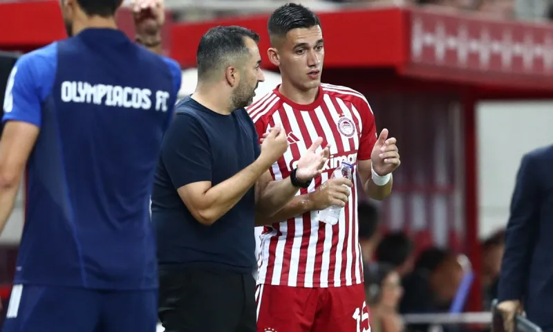 Ολυμπιακός: Μία αλλαγή σκέφτεται ο Ντιέγκο Μαρτίνεθ με Γκενκ – Αλεξανδρόπουλος και Ντόι ερίζουν για μία θέση, σκέψη και για Ελ Κααμπί
