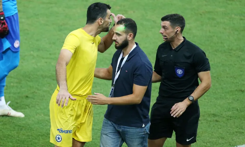 Διαιτησία παρασκήνια: Το «ηρέμησε bro» στο Ολυμπιακός - Ατρόμητος, οι διαμαρτυρίες στο Αγρίνιο, τα «γκάζια» στο ΠΑΟΚ - Κηφισιά και ο σοβαρός τραυματισμός διεθνή βοηθού!