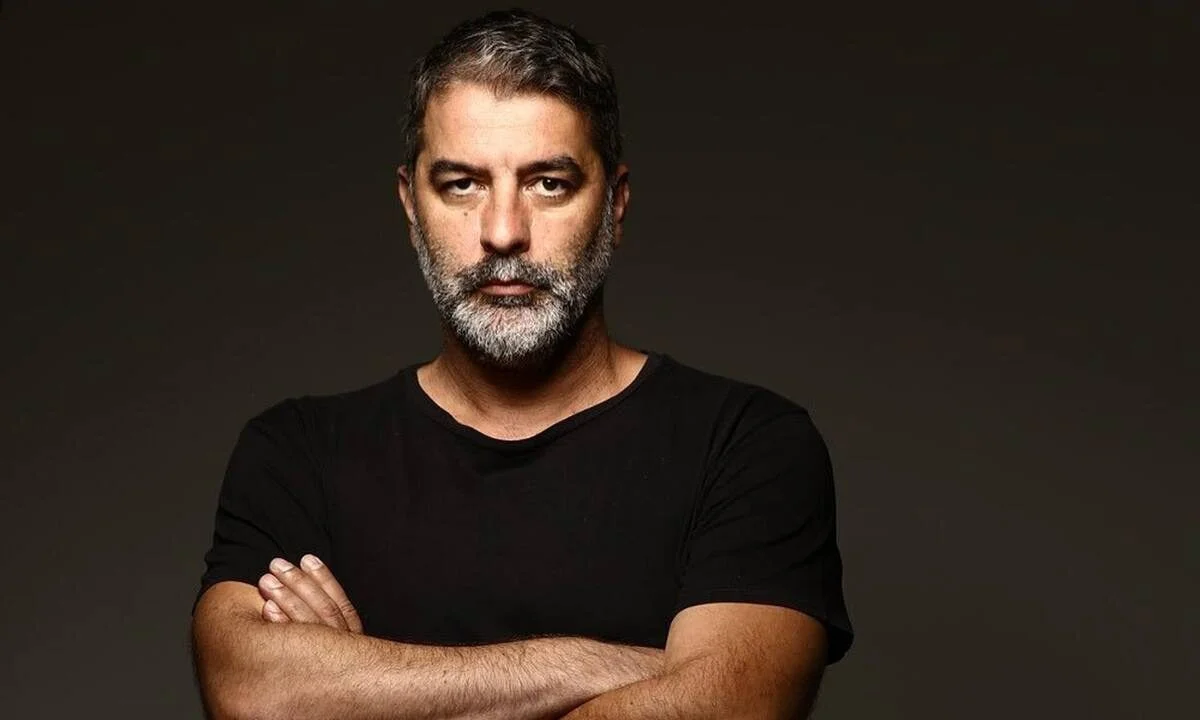 Βασίλης Μπισμπίκης: Αυτος είναι ο «ετεροθαλής» αδελφός του
