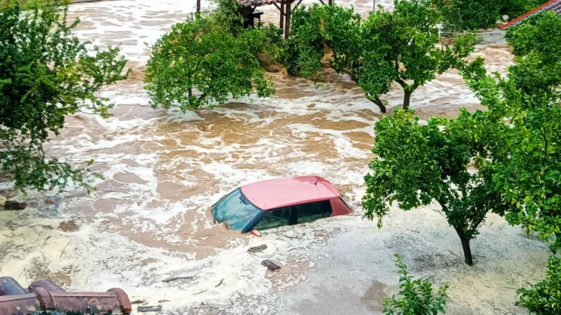 Ή θα καιγόμαστε ή θα πνιγόμαστε: Εικόνες βιβλικής καταστροφής στη Μαγνησία με ανέτοιμο το επιτελικό κράτος – Ένας νεκρός και ένας αγνοούμενος