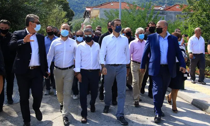 Τίποτα δεν αλλάζει: Το 2020 ο Μητσοτάκης έταζε έργα και αποζημιώσεις στην πλημμυρισμένη Καρδίτσα – Σήμερα πνίγηκε ξανά
