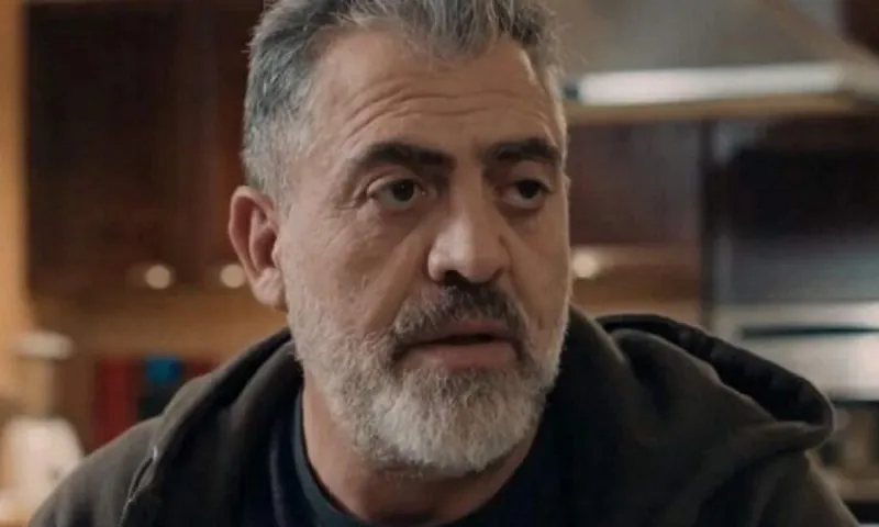 Η γη της ελιάς: Ο Δημοσθένης αφήνει έγκυο νεαρή γυναίκα