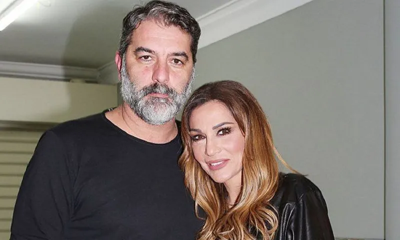 Βανδή – Μπισμπίκης: Δεν φαντάζεστε πως γνωρίστηκαν στη Πάρο