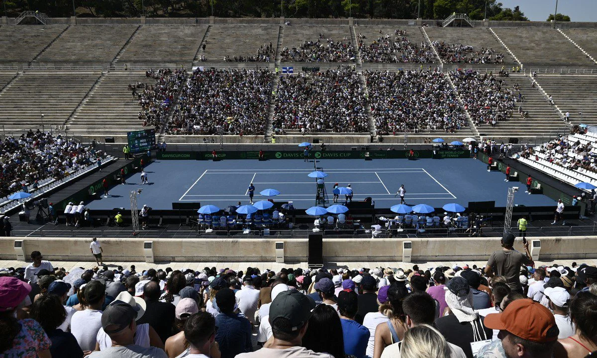 Davis Cup: Αποθέωση για τον Στέφανο Τσιτσιπά στο Καλλιμάρμαρο!