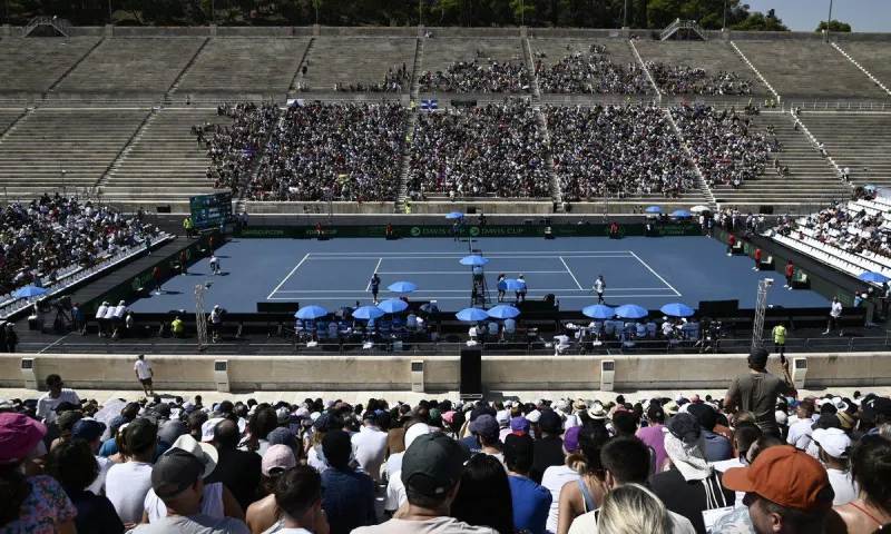 Davis Cup: Αποθέωση για τον Στέφανο Τσιτσιπά στο Καλλιμάρμαρο! (pics + vids)