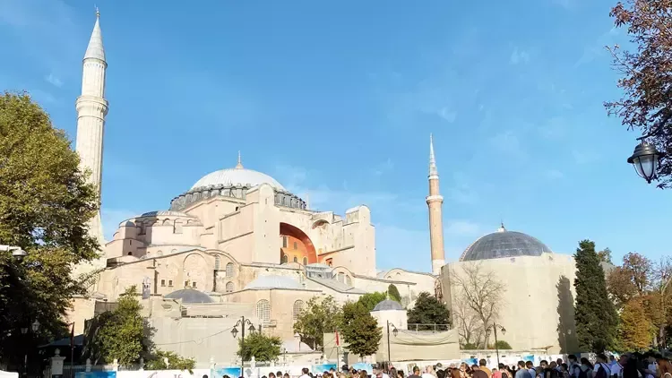 Απίστευτο: Χάλασαν οι μιναρέδες της Αγιάς Σοφιάς - Θα χρειαστεί να τους αποξηλώσουν - Οι εργασίες θα κρατήσουν πάνω από 50 χρόνια