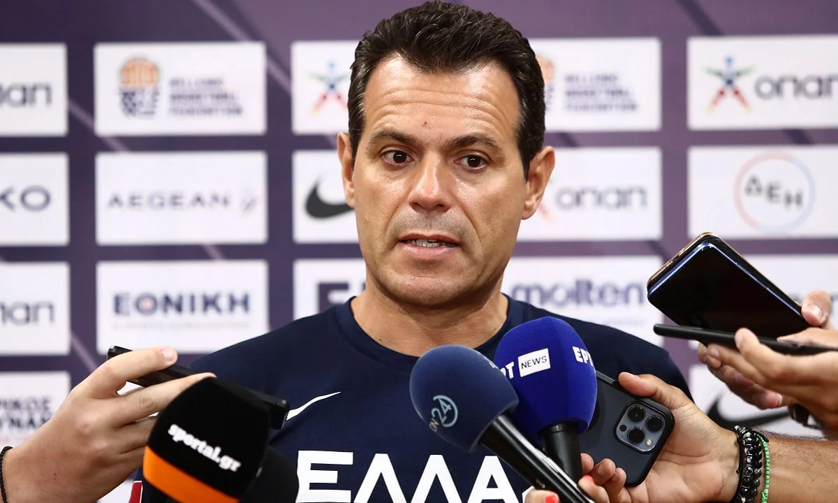 Οπως δήλωσε ο προπονητής της Φενέρμπαχτσε Δημήτρης Ιτούδης: «Αποφασίσαμε με τον κ. Λιόλιο να είμαι αφιλοκερδώς δίπλα στην Εθνική».