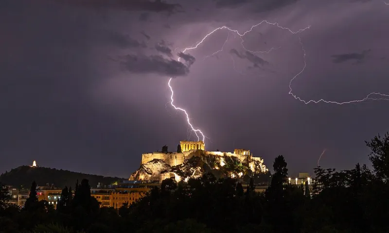 Συνεχίζει να προειδοποιεί ο Κλέαρχος Μαρουσάκης: Θα κλείσει ο Σεπτέμβριος με κακοκαιρία σα του «Daniel»