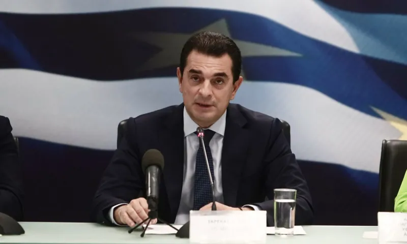 Μέτρα κοροϊδίας ανακοίνωσε ο Κώστας Σκρέκας – Με «ταμπελάκια» και application καλούνται οι πολίτες να αντιμετωπίσουν τη σαρωτική ακρίβεια!