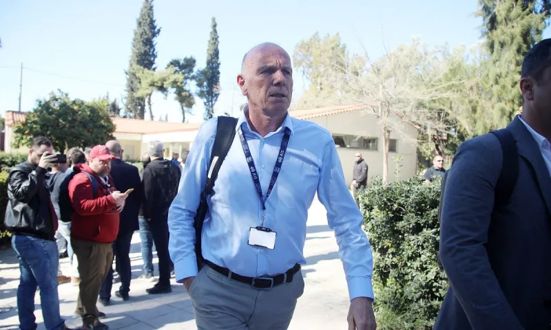 Διαιτησία: Ο Μπένετ ζυγίζει τις καταστάσεις και αντιλαμβάνεται ότι η στήριξη της απόφασης του για Σιδηρόπουλο στο Παναθηναϊκός - ΑΕΚ είναι μονόδρομος!
