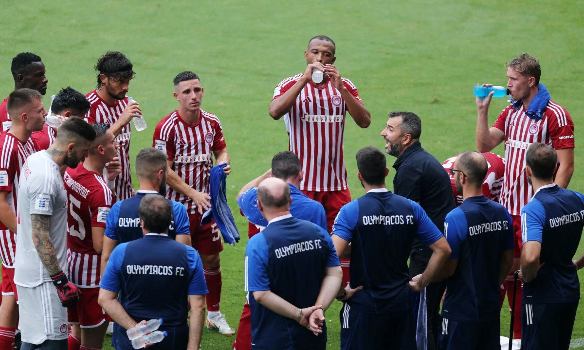 Ο Μασούρας ήταν εκτός ενδεκάδας στο 4-2-4 του Μαρτίνεθ και αμυντικά ο Ολυμπιακός είχε θέματα κόντρα στην Κηφισιά.