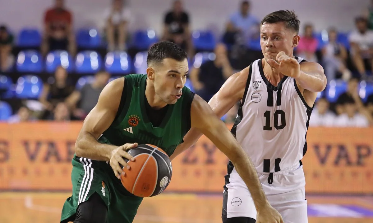 Ο Παναθηναϊκός επικράτησε του ΠΑΟΚ με 77-64 και προκρίθηκε στον τελικό του Super Cup (30/9, 20:30) εκεί όπου θα αντιμετωπίσει τον Ολυμπιακό.