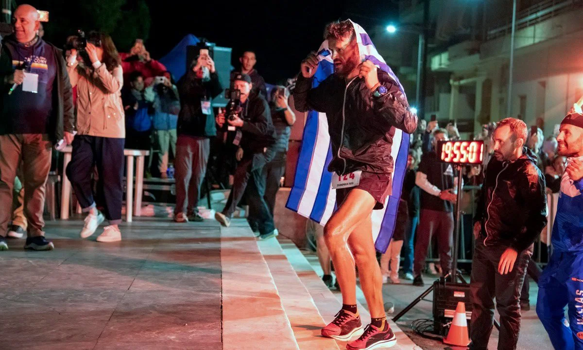Η 3η συνεχόμενη νίκη του στο Σπάρταθλον που πέτυχε ο Φώτης Ζησιμόπουλος ήταν το λιγότερο. Η επίδοσή του ήταν από άλλο πλανήτη.