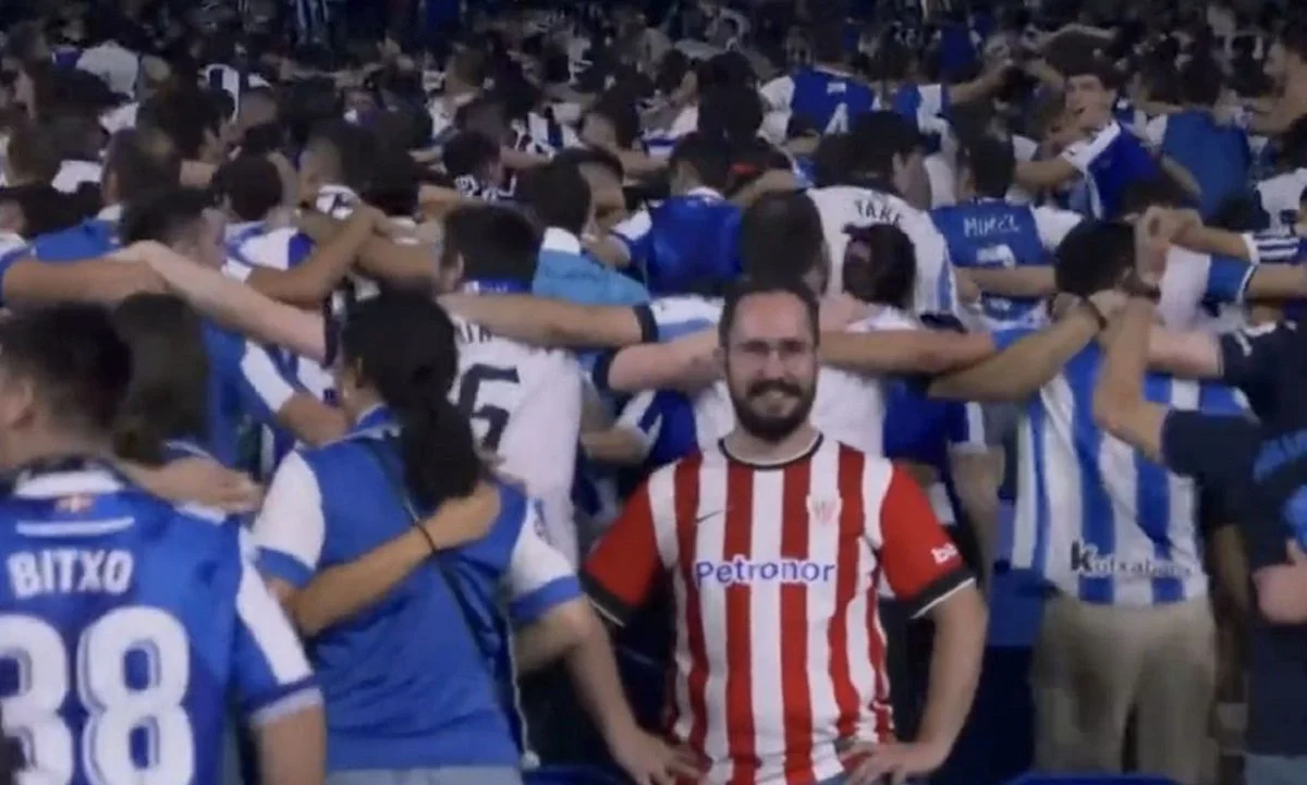 Τον γύρο του διαδικτύου κάνει το βίντεο με τον χαμογελαστό οπαδός της Αθλέτικ Μπιλμπάο μέσα στην κερκίδα της Ρεάλ Σοσιεδάδ!