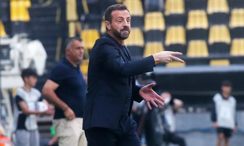 Έτσι εξήγησε ο Μάντζιος το «κλατάρισμα» του Άρη μετά το 60' - Πότε επιστρέφει ο Μανού Γκαρσία