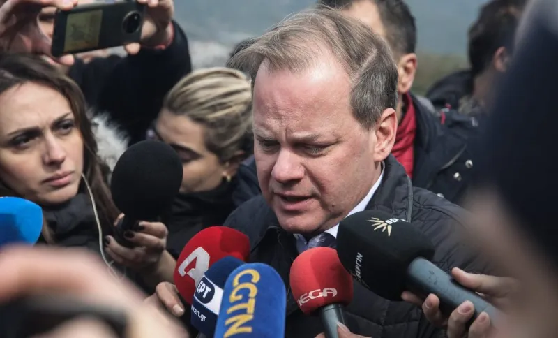 Ο Κώστας Καραμανλής «θίχτηκε» για τα Τέμπη! - Οργισμένη απάντηση από αδελφό θύματος: «Δεν ντρέπεσαι που τολμάς να μιλάς για τυμβωρυχία;»