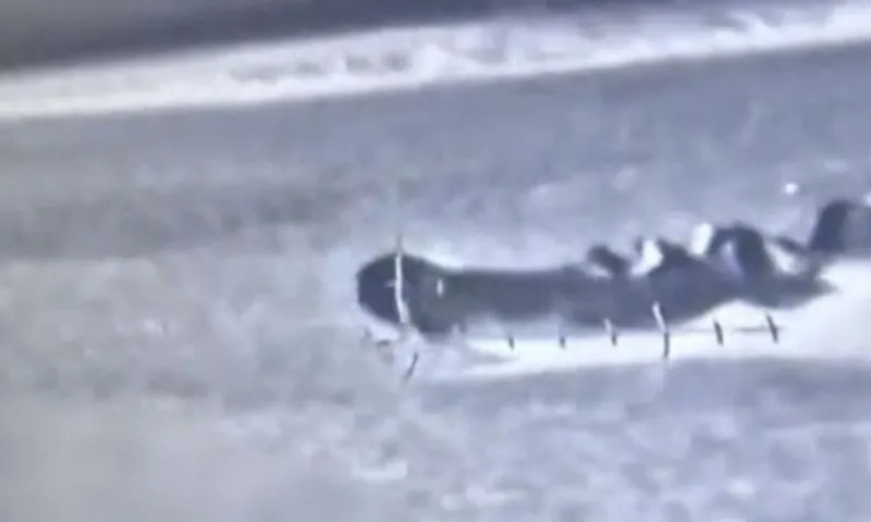 Σοκαριστικό video: Η στιγμή που το Ισραήλ βομβαρδίζει βάρκες της Χαμάς!