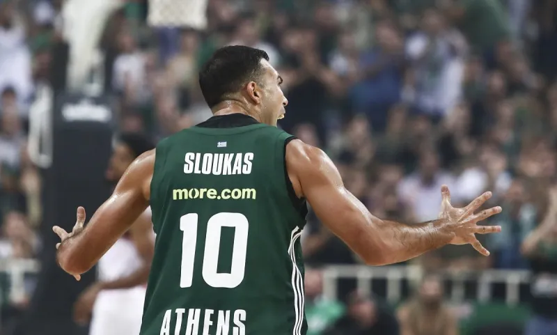 Σλούκας: Νευριασμένος «σπάει» τον πάγκο
