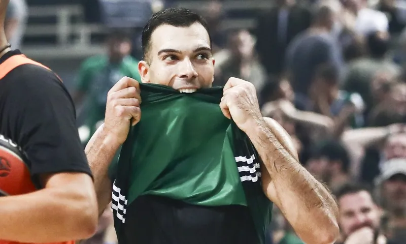 Τι συμβαίνει με Σλούκα;