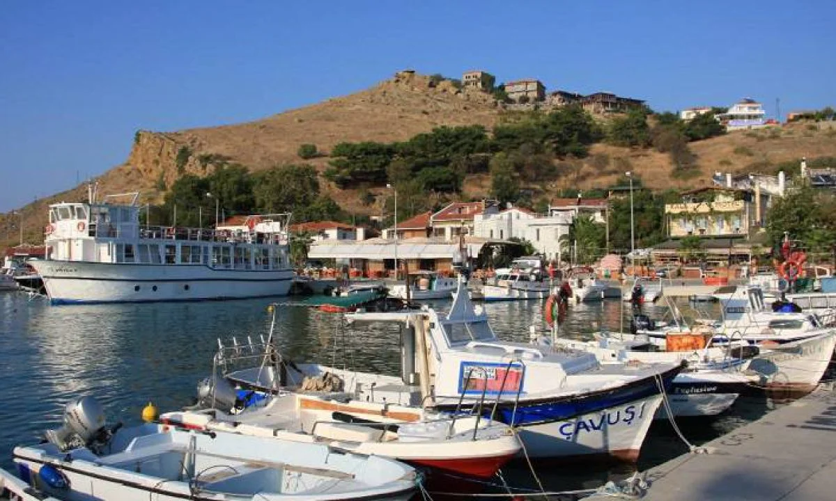Ίμβρος: Εκεί λειτούργησε το τελευταίο «Κρυφό Σχολειό». Η πικρή ιστορία. Οι προσπάθειες του ελληνικού στοιχείου και ο τουρκικός εποικισμός.