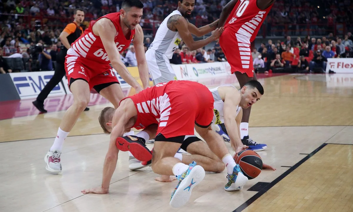 Δράση χωρίς παύση στην Euroleague, με την 4η αγωνιστική να αρχίζει με ντέρμπι. Στο ΣΕΦ ο Ολυμπιακός αντιμετωπίζει την Παρτιζάν (21:15)